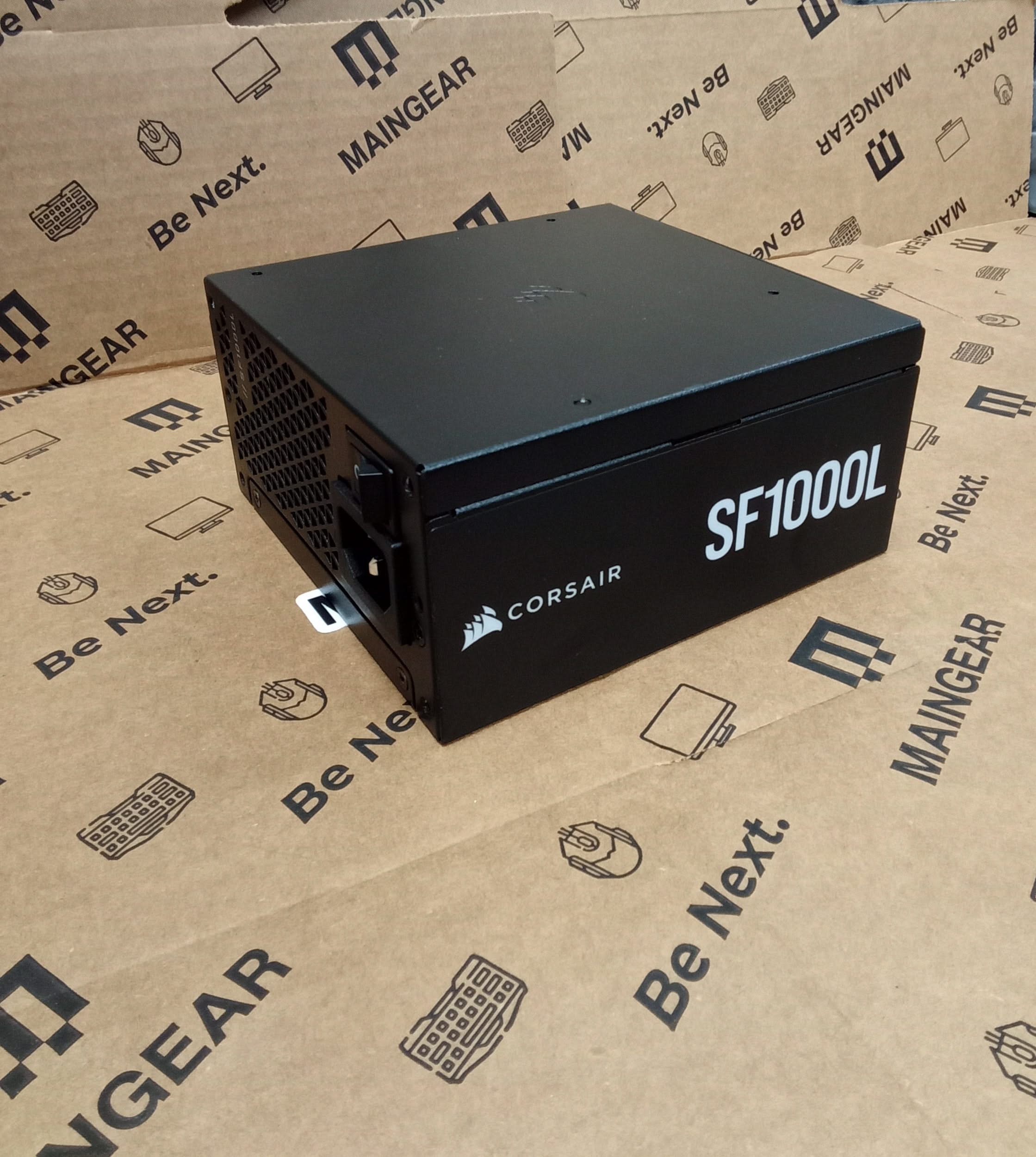 main gear supply Corsair SF1000 80 PLUS Platinum Fully Modular 1000W SFX Power Supply (Black)